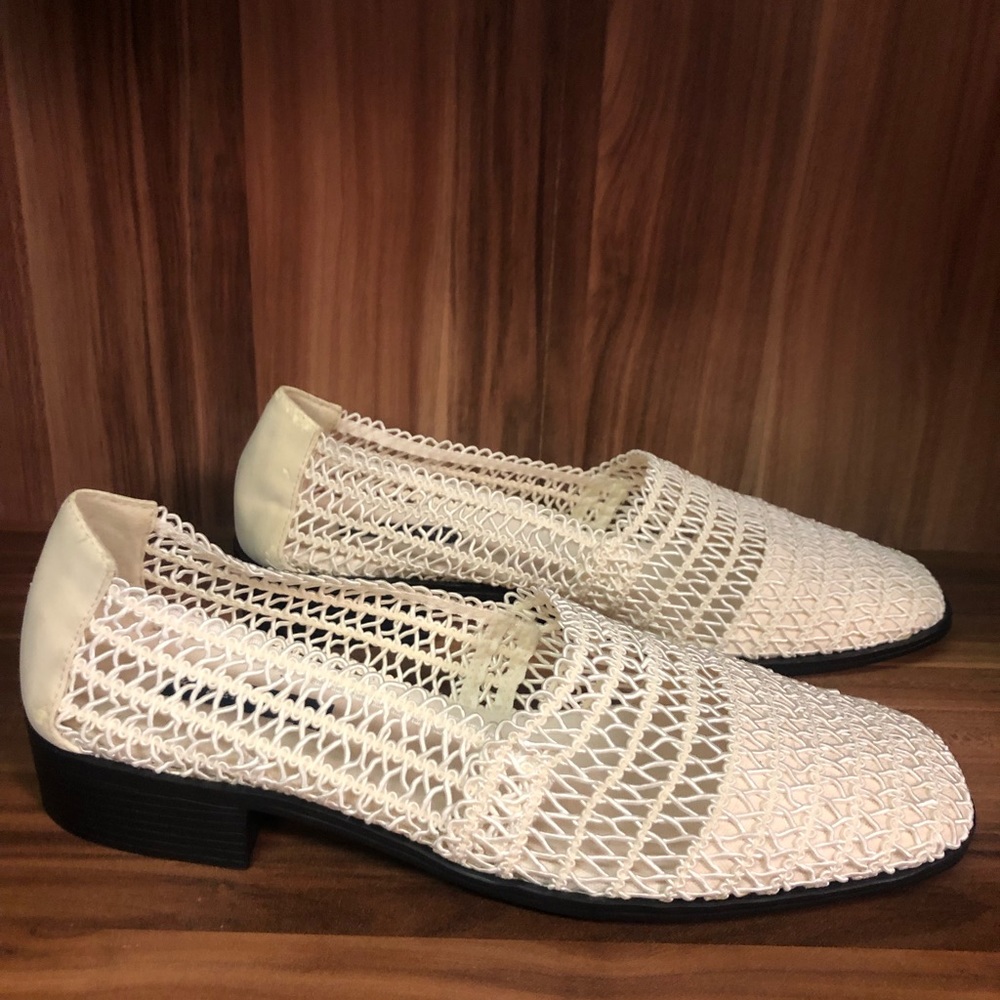 Karen Scott women's 9 M White slip-on flats shoes